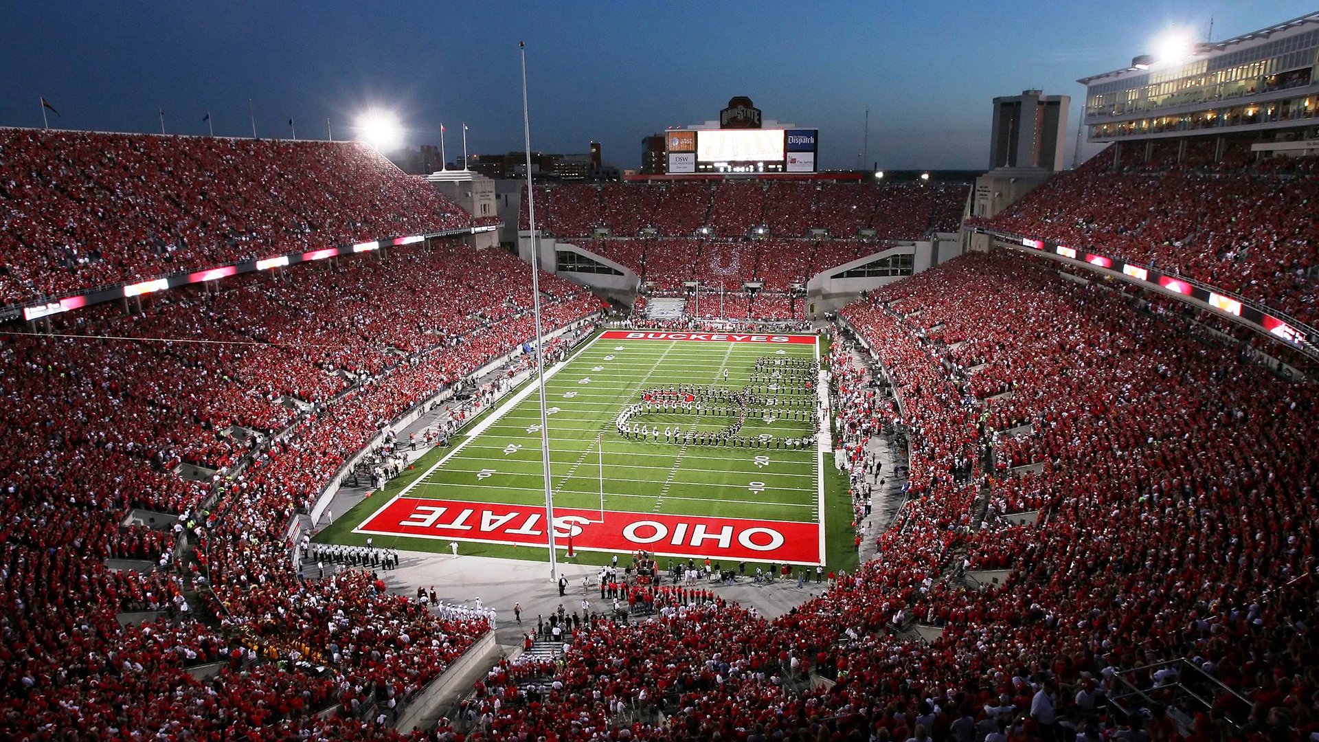 “腰旗美式橄榄球：新兴运动掀起激烈对决”